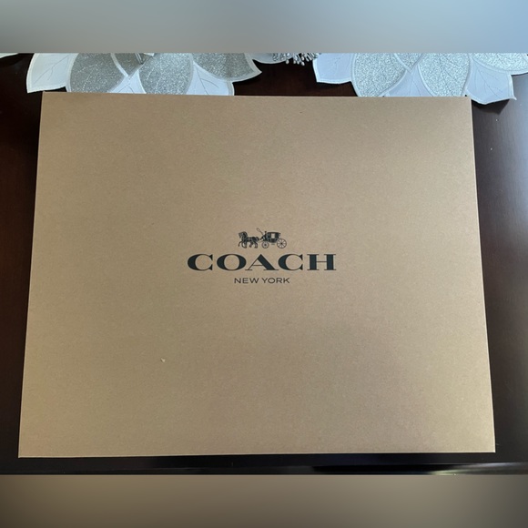 COACH GIFT BOX - XL - can fit large tote, purse, coat or sweater - Picture 7 of 8